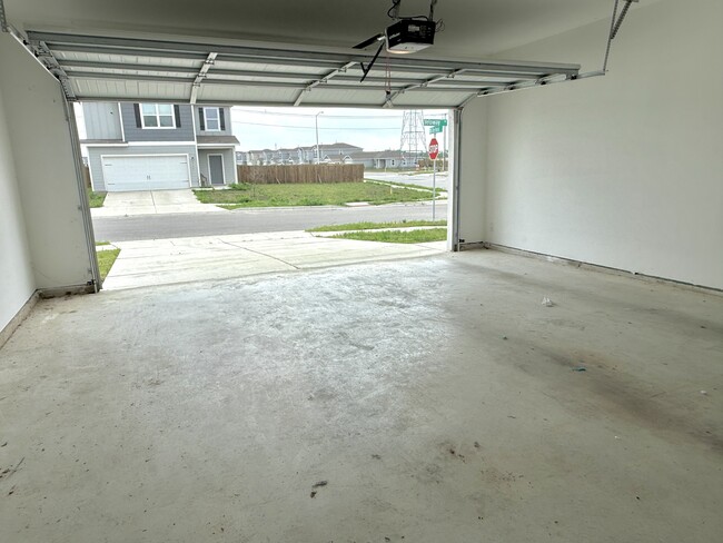 Building Photo - 766 Veloway Trail