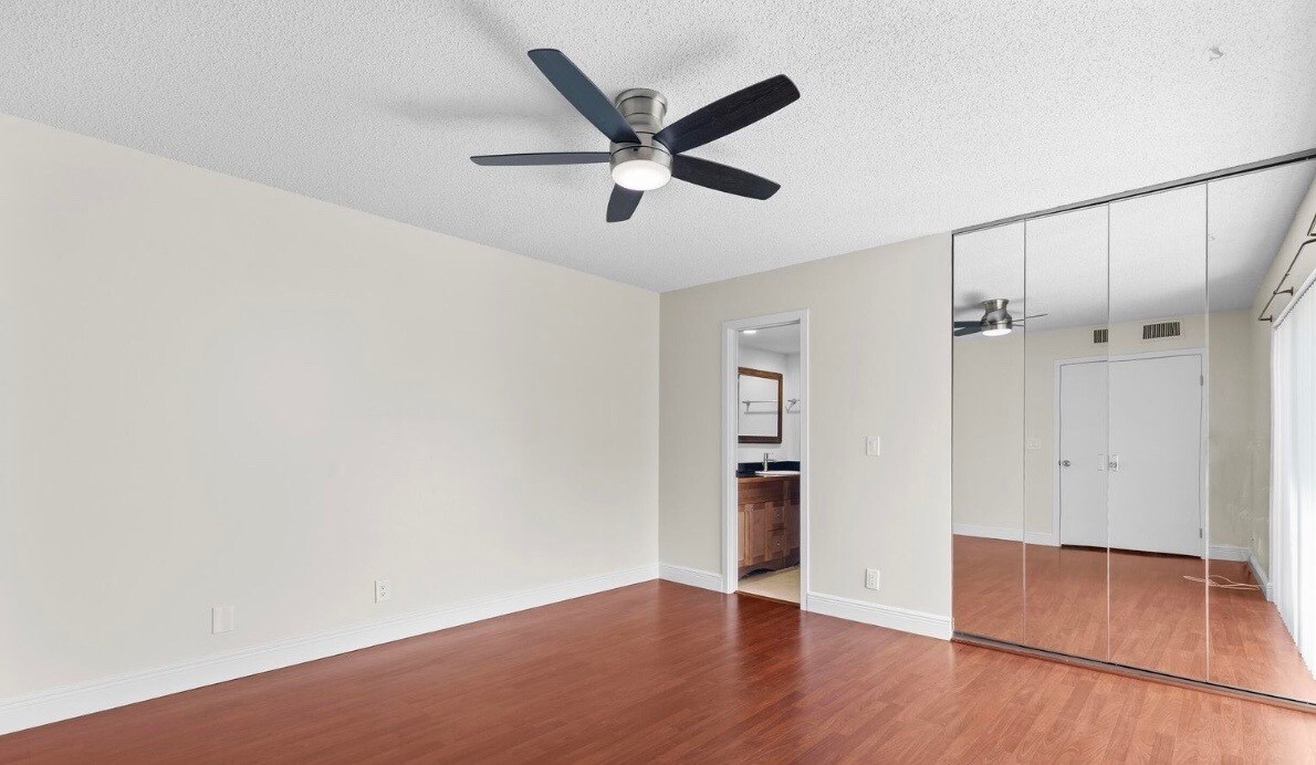 Building Photo - 1420 Augusta Cir