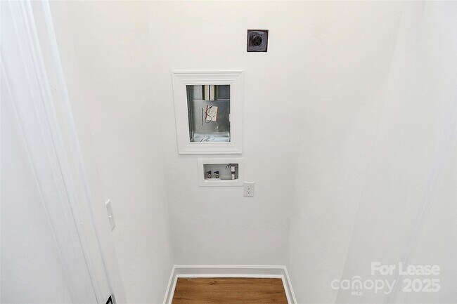 Building Photo - 3940 Hager Dr