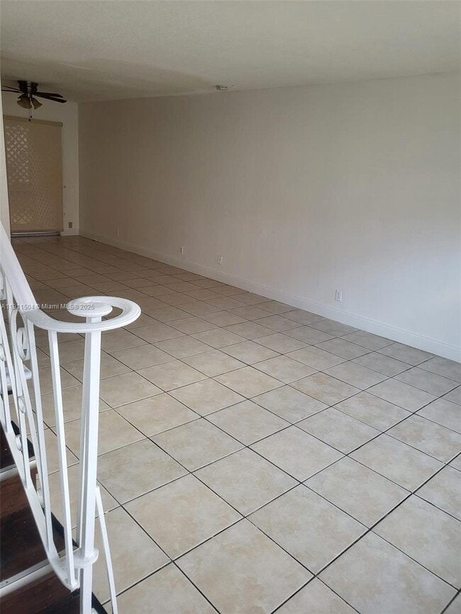 Building Photo - 2554 NW 52nd Ave