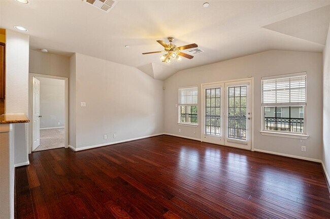 Building Photo - 3101 Davis Ln