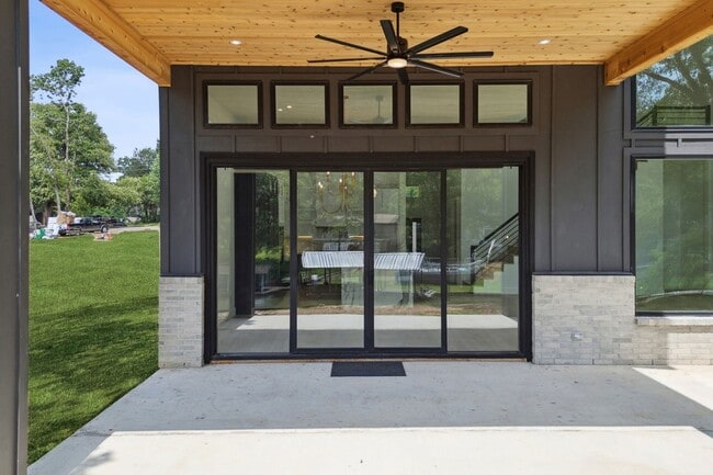Building Photo - 111 Nob Hill Cir