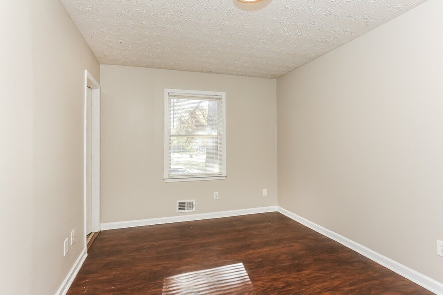 Building Photo - 6030 Randy Ln