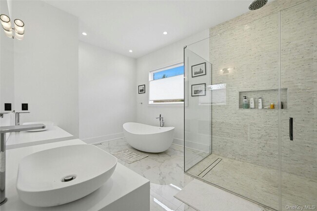 Building Photo - 43 Smugglers Path