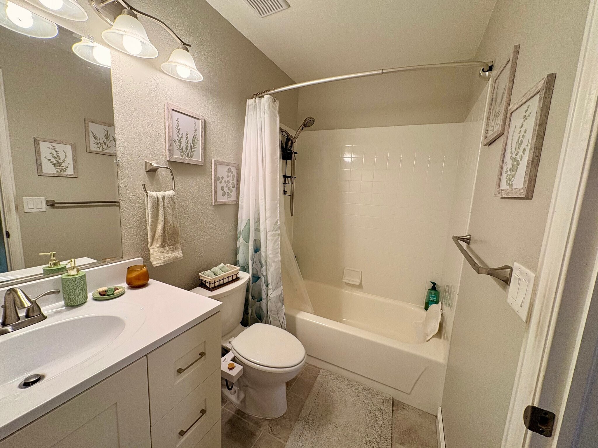 Building Photo - 5226 Estes Cir