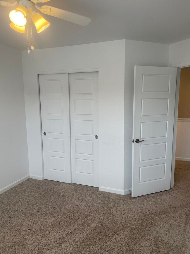 Building Photo - Beautiful home for rent between Parker and...