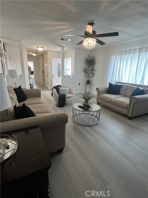 Building Photo - 940 Leslie Dr