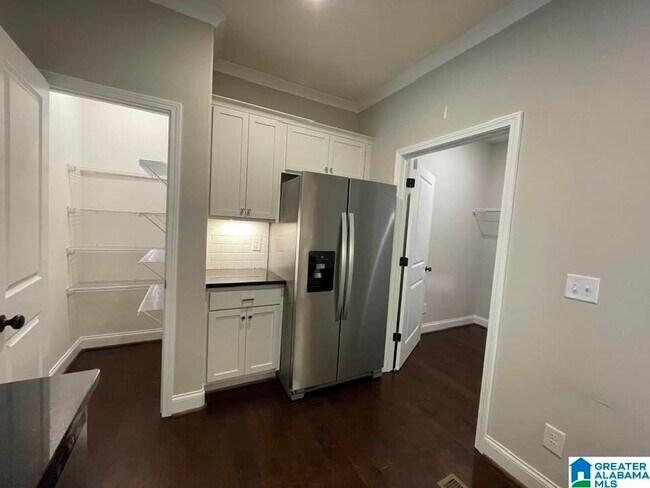 Building Photo - 4234 Lennox Dr