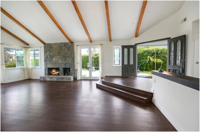 Building Photo - Single Level Golf Course Stunning Home Dana Point!
