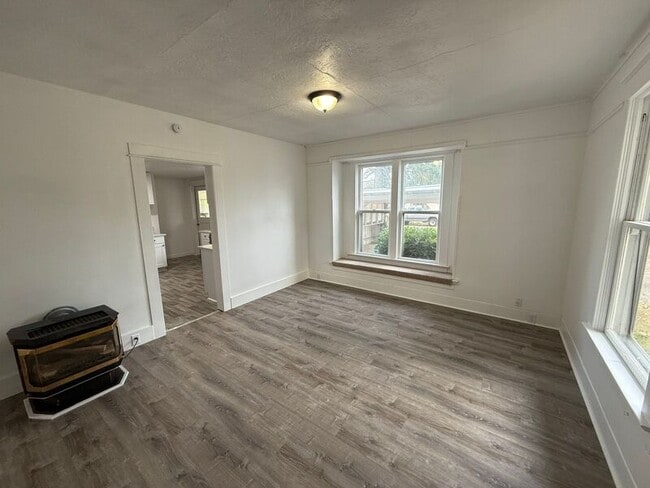 Building Photo - 2350 Marion St SE