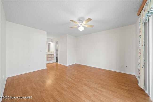 Building Photo - 201 St Lucie Ln