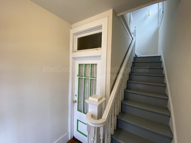 Building Photo - 320 Wolfe St