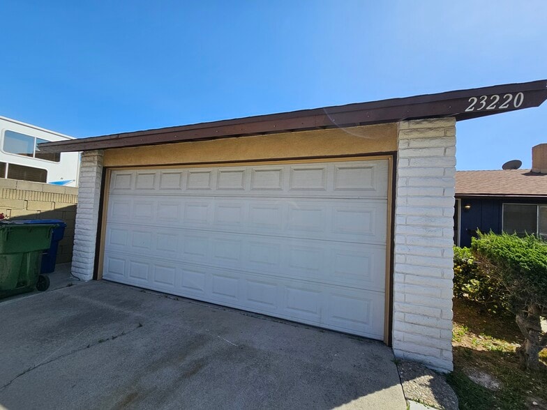 Building Photo - 23220 Pryor Pl