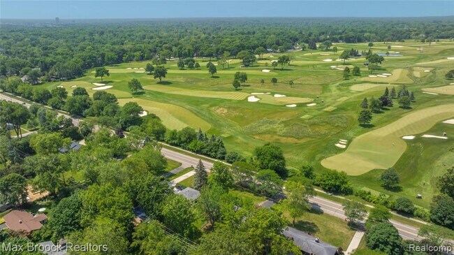 Building Photo - 6695 Lahser Rd