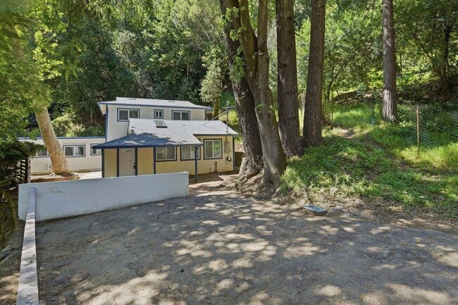 Building Photo - 2836 Kilkare Rd