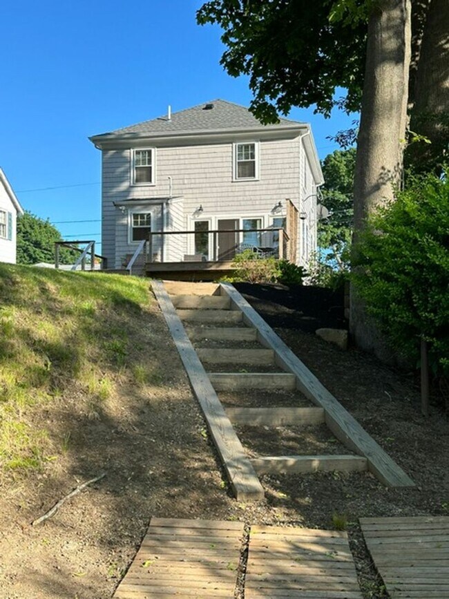 Building Photo - Winter Rental: 10A Gloucester Ave. (Utilit...