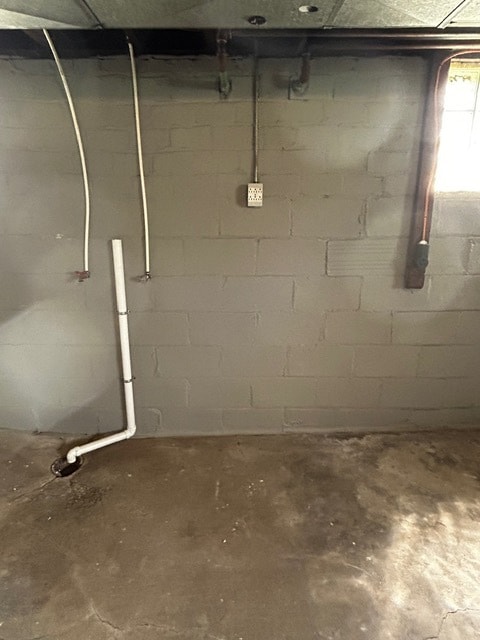 Laundry Hookup - 634 Scranton Ave