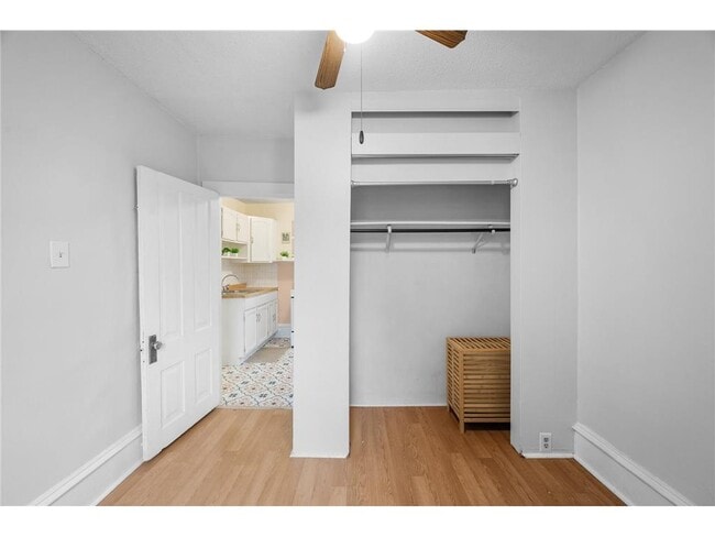 Building Photo - 3212 1st Ave S