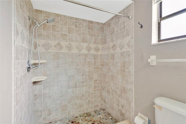 Building Photo - 5021 Bridgeport Dr