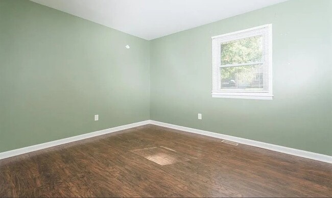 Building Photo - 2705 Redford Dr