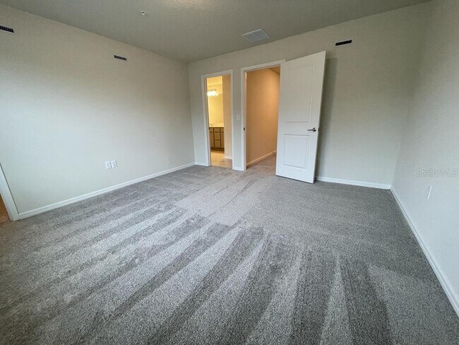 Building Photo - 2760 Bright Bird Ln