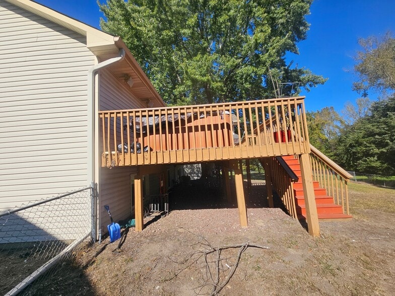 Building Photo - 10259 Englewood Dr