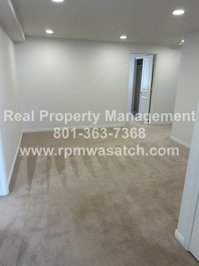 Building Photo - 13982 S Hawberry Rd