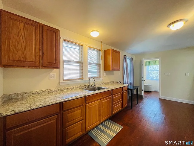 Building Photo - charming single-family home