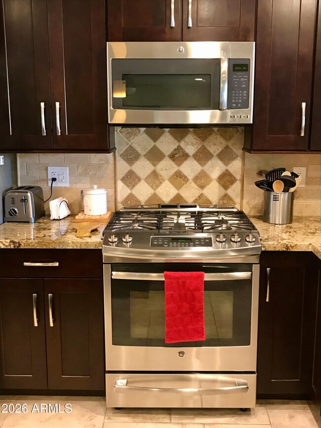 Building Photo - 5610 E Justine Rd