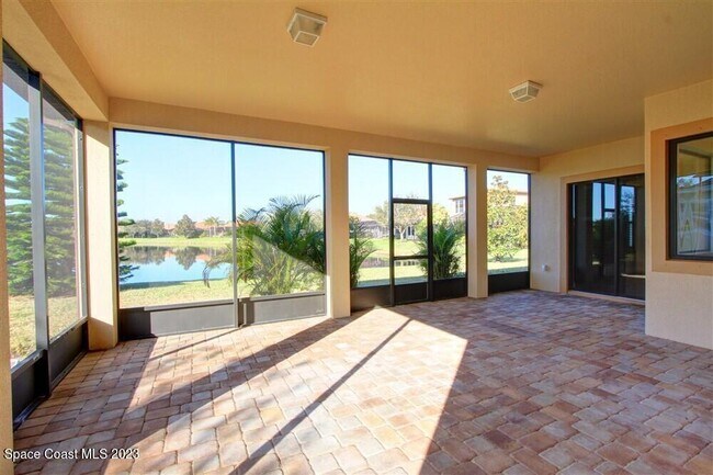 Building Photo - 3381 Thurloe Dr