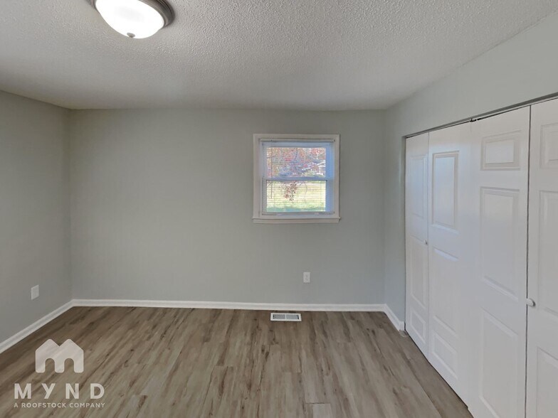 Building Photo - 139 Edgeway Rd