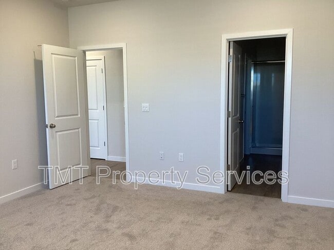 Building Photo - 4692 Crawford Pkwy