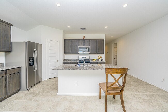 Building Photo - 1118 Appaloosa Ln