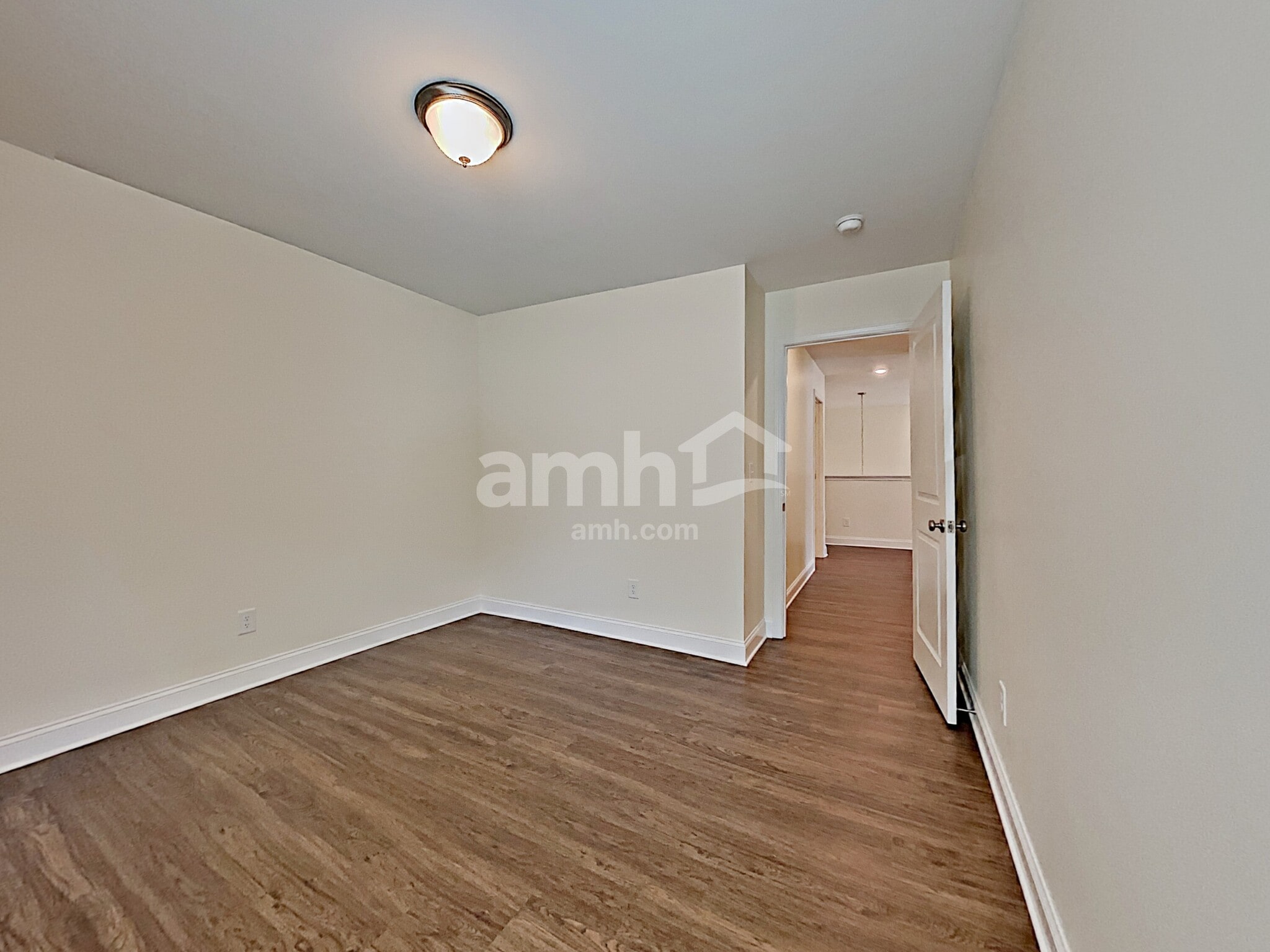 Building Photo - 142 Willowbrook Dr