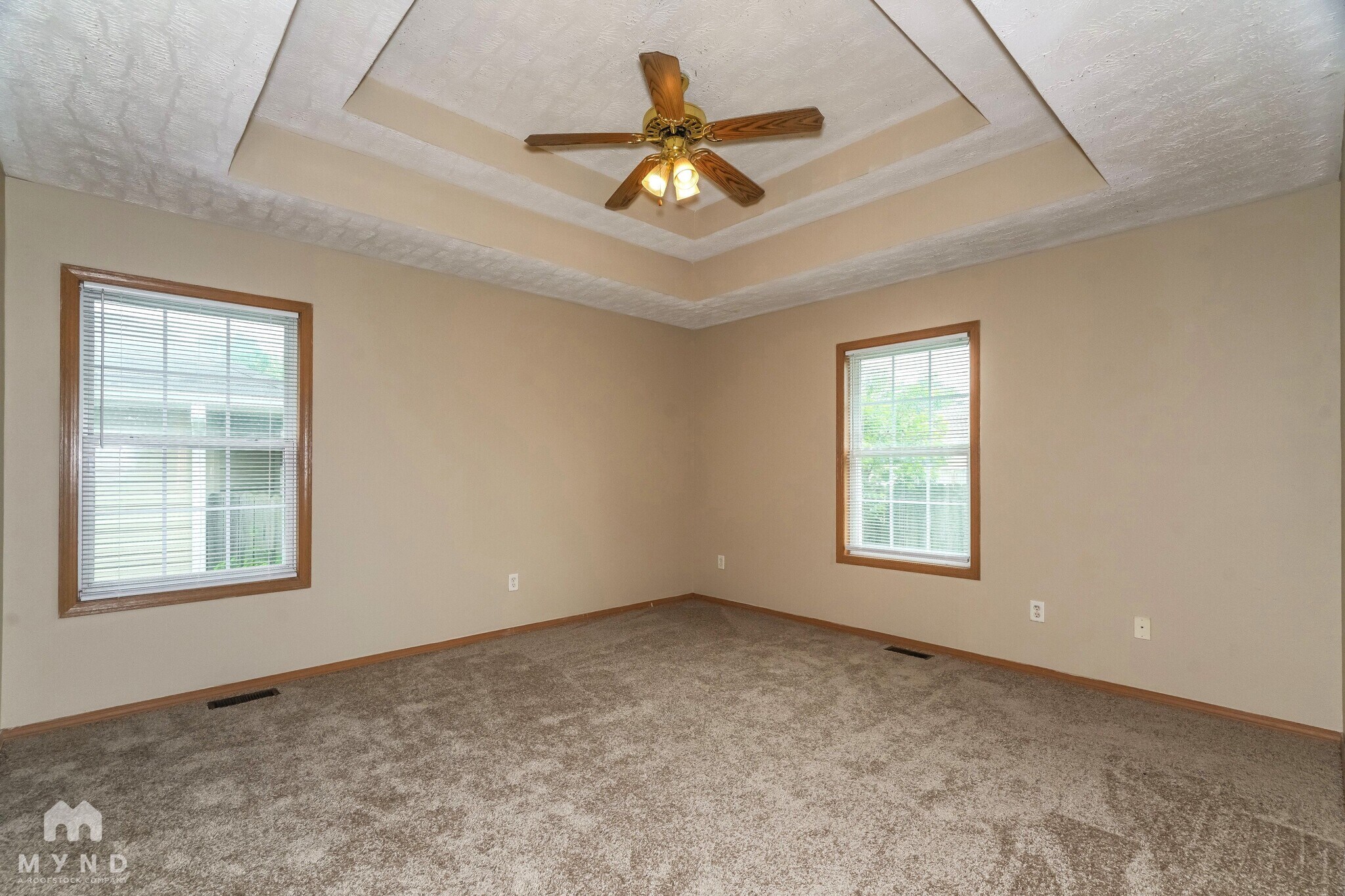 Building Photo - 410 W White Ash St