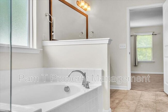 Building Photo - 356 Casey Dr