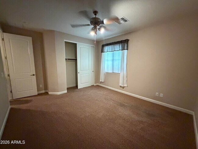 Building Photo - 722 E Sipapu Dr