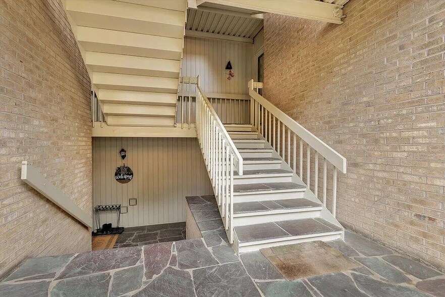 Building Photo - 5260 Crossbow Cir