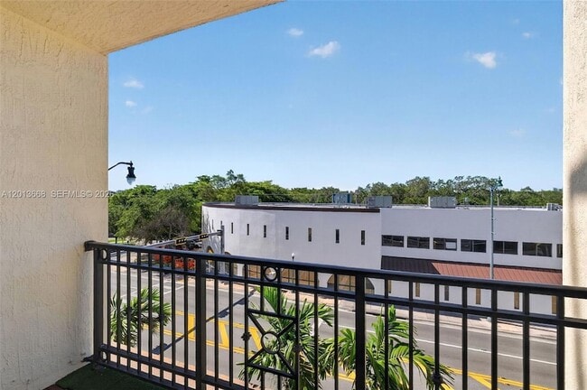 Building Photo - 5271 SW 8th St
