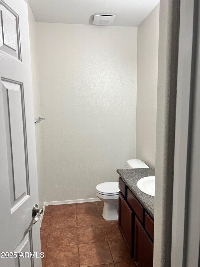 Building Photo - 3830 E Lakewood Pkwy W