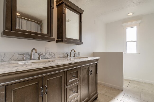 Building Photo - 416 May Rd