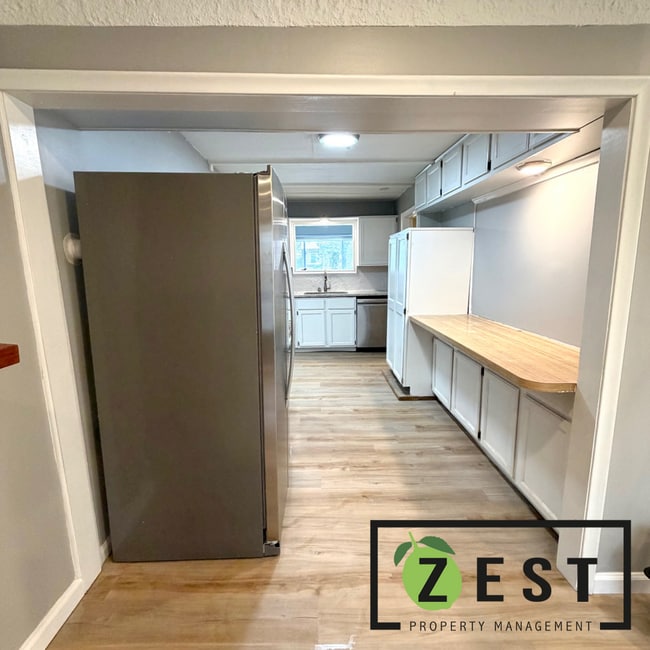 Building Photo - Gorgeous 2bed 1 bath Home