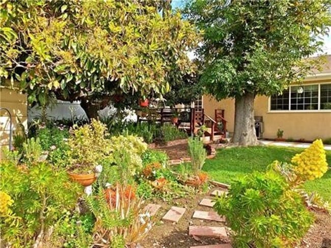 Building Photo - 680 N Cambridge St