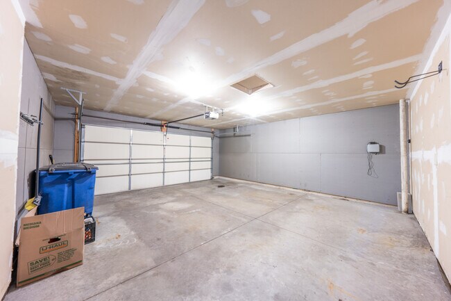 Building Photo - 3400 Riverstone Ct