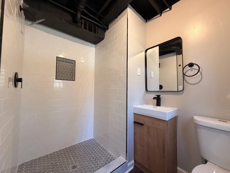 Building Photo - 2416 Miriam Ln