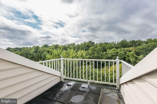 Building Photo - 286 Murtha St