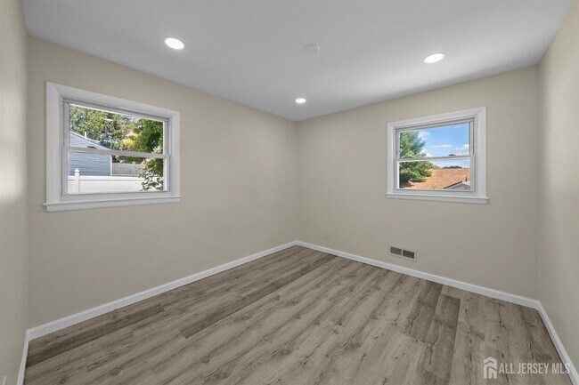 Building Photo - 41 Herbert Ave