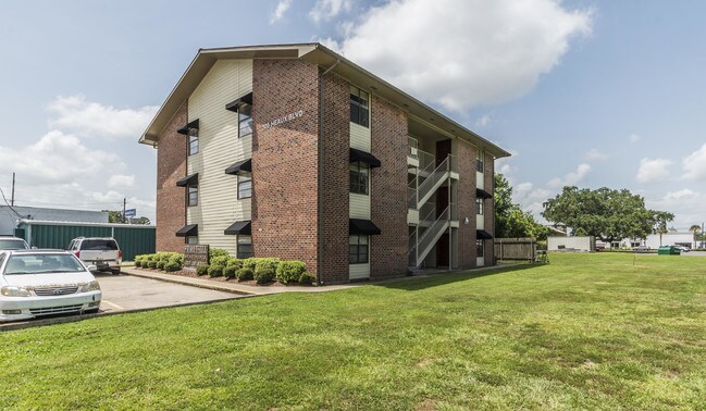 Building Photo - 105 Meaux Blvd