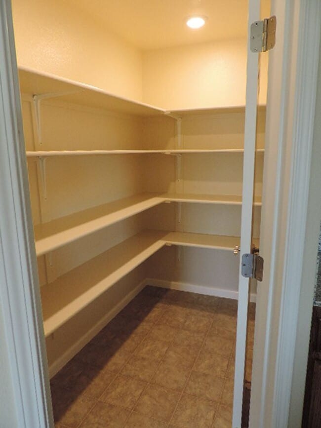 Building Photo - 3 bedroom home, $2250 per month