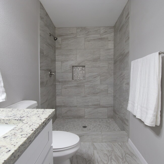 Building Photo - 3629 Venice Dr